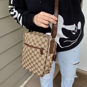 Authentic Gucci GG Monogram Supreme Flight Crossbody Bag